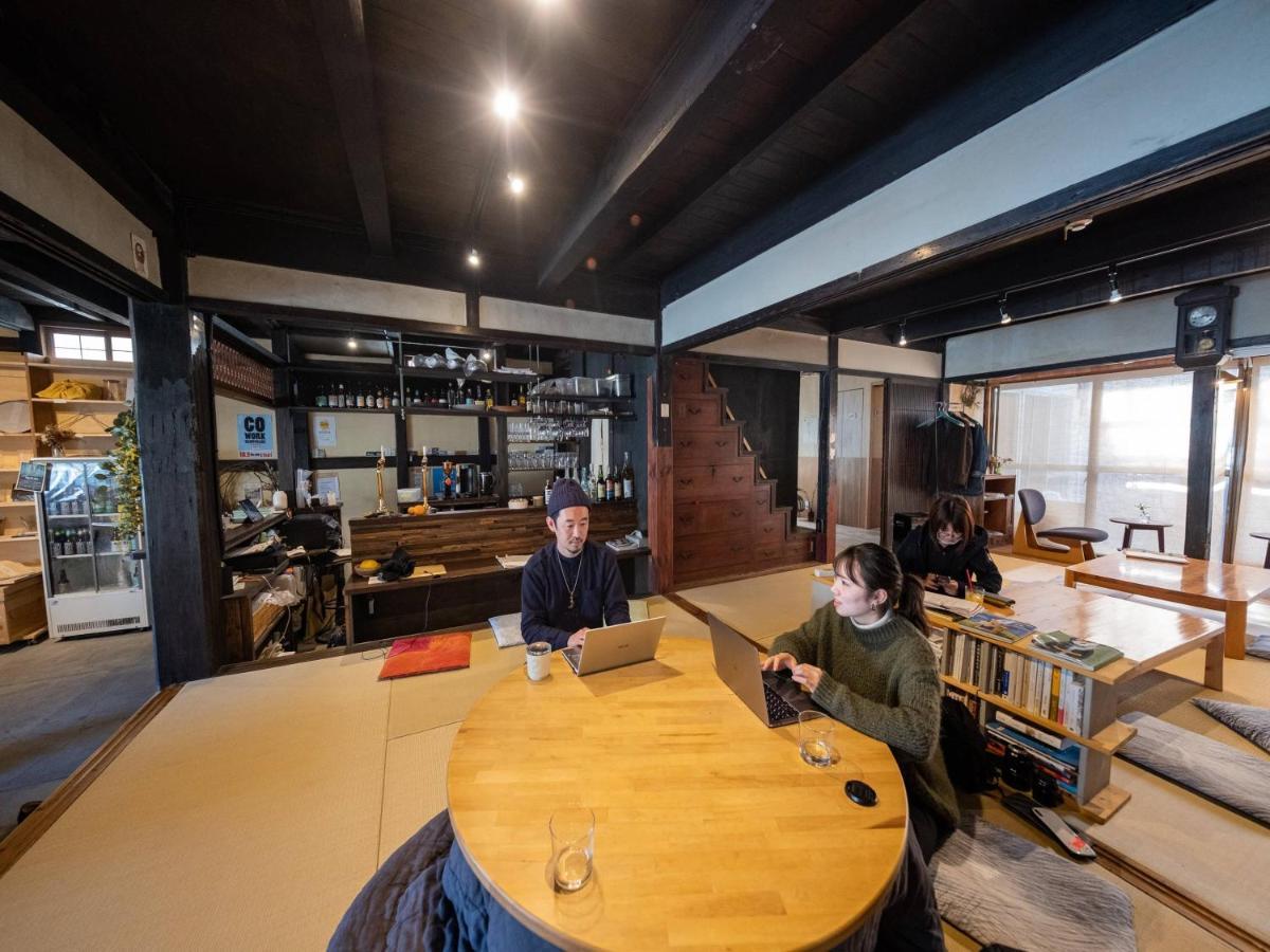 Hostel & Tatami Bar Uchikobare -内子晴れ- Kültér fotó